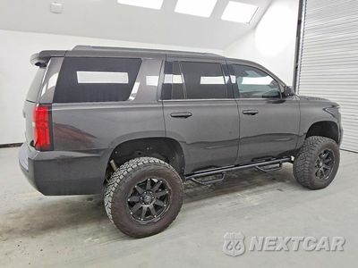Trzecie zdjęcie samochodu z tyłu: 2018 CHEVROLET TAHOE K1500 LT VIN:1GNSKBKCXJR147341 - miniatura