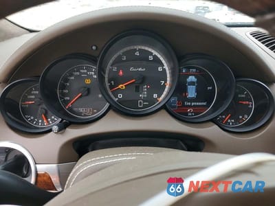 Zdjęcie 9 z 13 samochodu: 2011 PORSCHE CAYENNE TURBO VIN:WP1AC2A29BLA84326 - miniatura
