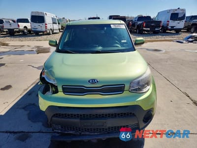 Piąte zdjęcie samochodu w środku: 2017 KIA SOUL BASE VIN:KNDJN2A2XH7881567 - miniatura