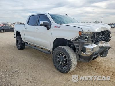Czwarte zdjęcie samochodu z boku: 2021 CHEVROLET SILVERADO K1500 LT VIN:3GCUYDED8MG404422 - miniatura