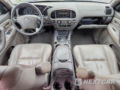 Zdjęcie 8 z 12 samochodu: 2005 TOYOTA SEQUOIA VIN:5TDBT48A85S236694 - miniatura