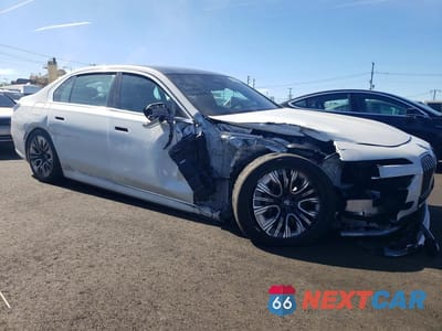 Czwarte zdjęcie samochodu z boku: 2025 BMW I7 EDRIVE50 VIN:WBY43EJ02SCT41887 - miniatura