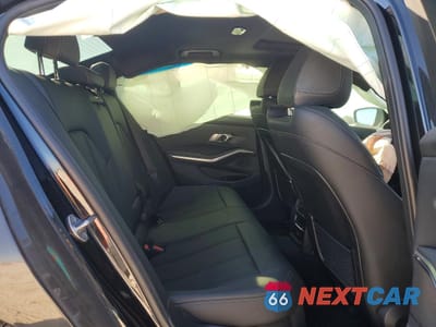 Zdjęcie 10 z 12 samochodu: 2023 BMW Motorrad 330I VIN:3MW69FF01P8D76312 - miniatura