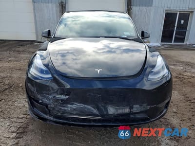 Piąte zdjęcie samochodu w środku: 2021 TESLA MODEL Y VIN:5YJYGDEF4MF202222 - miniatura
