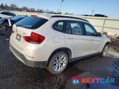 Trzecie zdjęcie samochodu z tyłu: 2013 BMW X1 XDRIVE28I VIN:WBAVL1C55DVR87811 - miniatura