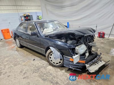 Czwarte zdjęcie samochodu z boku: 1995 LEXUS LS 400 VIN:JT8UF22E1S0002569 - miniatura
