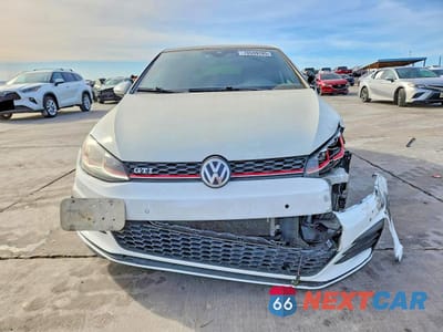 Piąte zdjęcie samochodu w środku: 2018 VOLKSWAGEN GTI S VIN:3VW547AU8JM266804 - miniatura