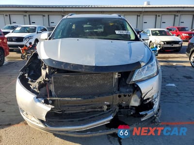 Piąte zdjęcie samochodu w środku: 2016 CHEVROLET TRAVERSE LT VIN:1GNKRHKD2GJ211984 - miniatura