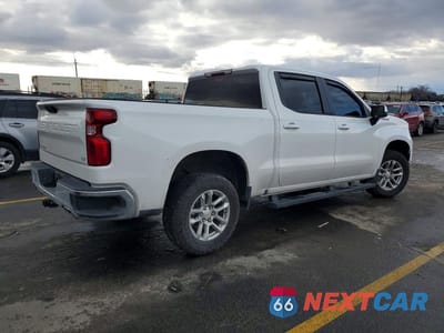 Trzecie zdjęcie samochodu z tyłu: 2022 CHEVROLET SILVERADO K1500 LT VIN:2GCUDDED8N1512030 - miniatura