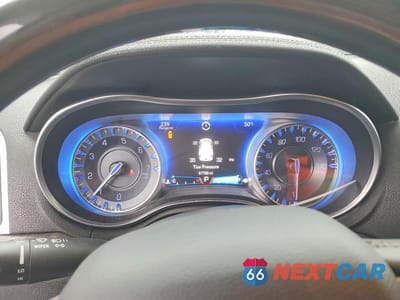Zdjęcie 9 z 13 samochodu: 2015 CHRYSLER 300C VIN:2C3CCAEG2FH853993 - miniatura