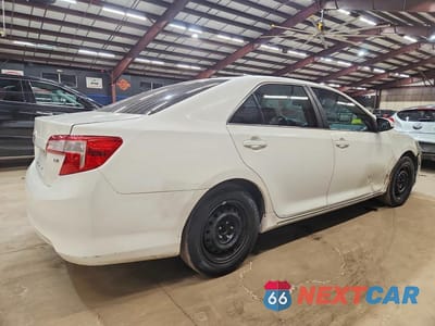 Trzecie zdjęcie samochodu z tyłu: 2013 TOYOTA CAMRY L VIN:4T4BF1FK4DR291107 - miniatura