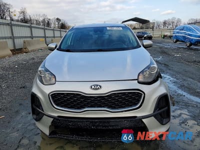 Piąte zdjęcie samochodu w środku: 2022 KIA SPORTAGE LX VIN:KNDPM3AC8N7960047 - miniatura