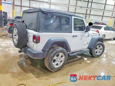 Trzecie zdjęcie samochodu z tyłu: 2020 JEEP WRANGLER SPORT VIN:1C4GJXAN0LW136080 - miniatura