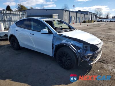 Czwarte zdjęcie samochodu z boku: 2025 TESLA MODEL Y VIN:7SAYGDED7SF260310 - miniatura
