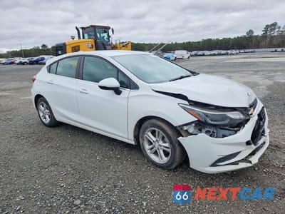 Czwarte zdjęcie samochodu z boku: 2017 CHEVROLET CRUZE LT VIN:3G1BE6SM0HS607817 - miniatura