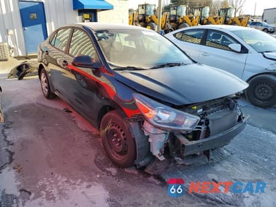Czwarte zdjęcie samochodu z boku: 2018 KIA RIO LX VIN:3KPA24AB4JE073399 - miniatura