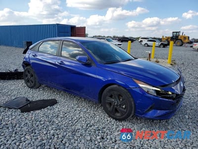 Czwarte zdjęcie samochodu z boku: 2023 HYUNDAI ELANTRA SEL VIN:KMHLM4AG2PU471246 - miniatura