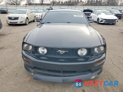 Piąte zdjęcie samochodu w środku: 2005 FORD MUSTANG GT VIN:1ZVHT82H755102107 - miniatura