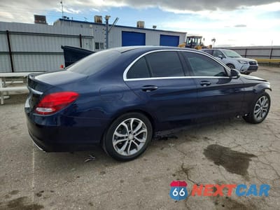 Trzecie zdjęcie samochodu z tyłu: 2017 MERCEDES-BENZ C 300 VIN:55SWF4JBXHU186917 - miniatura