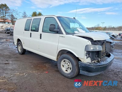 Czwarte zdjęcie samochodu z boku: 2020 CHEVROLET EXPRESS G2500 UTILITY / SERVICE VAN VIN:1GCWGAFG3L1261895 - miniatura