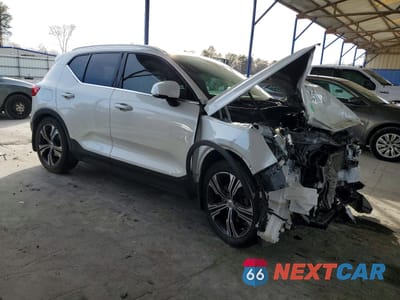 Czwarte zdjęcie samochodu z boku: 2022 VOLVO XC40 T5 INSCRIPTION VIN:YV4162UL0N2653729 - miniatura