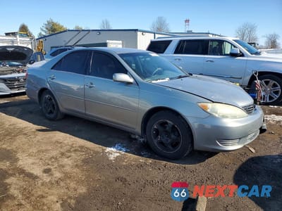 Czwarte zdjęcie samochodu z boku: 2005 TOYOTA CAMRY LE VIN:4T1BE32K75U546011 - miniatura