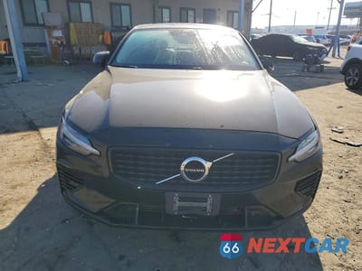 Piąte zdjęcie samochodu w środku: 2021 VOLVO S60 T8 RECHARGE R-DESIGN VIN:7JRBR0FZ6MG122994 - miniatura