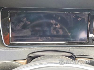 Zdjęcie 9 z 12 samochodu: 2014 MERCEDES-BENZ S 550 VIN:WDDUG8CB8EA022893 - miniatura