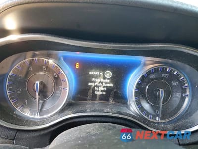 Zdjęcie 8 z 11 samochodu: 2017 CHRYSLER 300C VIN:2C3CCAEG3HH570487 - miniatura