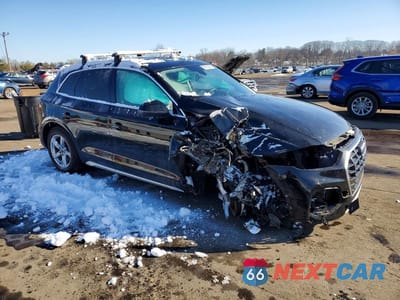 Czwarte zdjęcie samochodu z boku: 2021 AUDI Q5 PREMIUM VIN:WA1AAAFY8M2053330 - miniatura