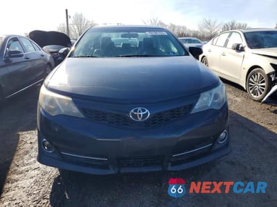 Piąte zdjęcie samochodu w środku: 2013 TOYOTA CAMRY SE VIN:4T1BF1FK5DU646330 - miniatura