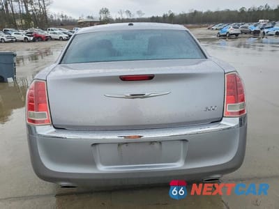 Zdjęcie 6 z 11 samochodu: 2014 CHRYSLER 300 VIN:2C3CCAAG2EH118984 - miniatura