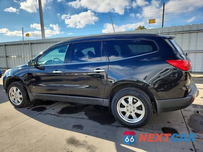 Drugie zdjęcie samochodu z przodu: 2010 CHEVROLET TRAVERSE LT VIN:1GNLVFED2AS122627 - miniatura