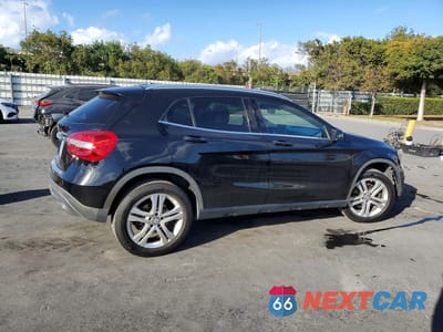 Trzecie zdjęcie samochodu z tyłu: 2016 MERCEDES-BENZ GLA 250 4MATIC VIN:WDCTG4GB2GJ253309 - miniatura