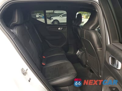 Zdjęcie 11 z 14 samochodu: 2021 VOLVO XC40 T5 R-DESIGN VIN:YV4162UM0M2613299 - miniatura