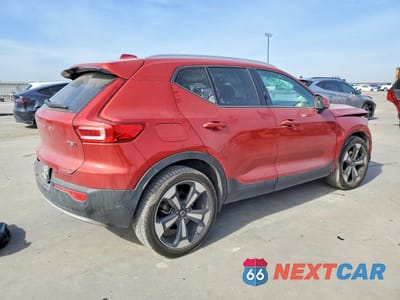 Trzecie zdjęcie samochodu z tyłu: 2021 VOLVO XC40 T5 MOMENTUM VIN:YV4162UK8M2419697 - miniatura