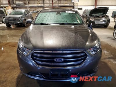 Piąte zdjęcie samochodu w środku: 2016 FORD TAURUS LIMITED VIN:1FAHP2F80GG133047 - miniatura
