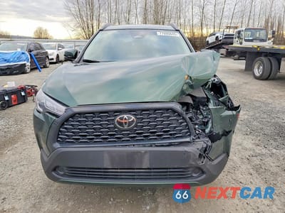 Piąte zdjęcie samochodu w środku: 2024 TOYOTA COROLLA CROSS LE VIN:7MUCAABG7RV111641 - miniatura