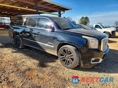 Czwarte zdjęcie samochodu z boku: 2017 GMC YUKON XL DENALI VIN:1GKS1HKJ9HR187163 - miniatura