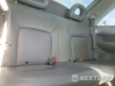 Zdjęcie 10 z 12 samochodu: 2002 VOLKSWAGEN NEW BEETLE GLX VIN:3VWDD21C62M422717 - miniatura
