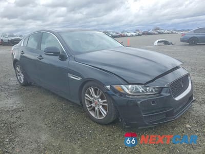 Czwarte zdjęcie samochodu z boku: 2017 JAGUAR XE PREMIUM VIN:SAJAD4BG8HA964301 - miniatura