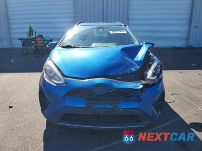Piąte zdjęcie samochodu w środku: 2018 TOYOTA PRIUS C TWO VIN:JTDKDTB33J1619581 - miniatura