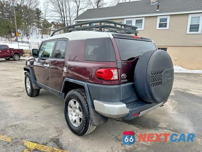 Drugie zdjęcie samochodu z przodu: 2007 TOYOTA FJ CRUISER BASE VIN:JTEBU11F470051562 - miniatura