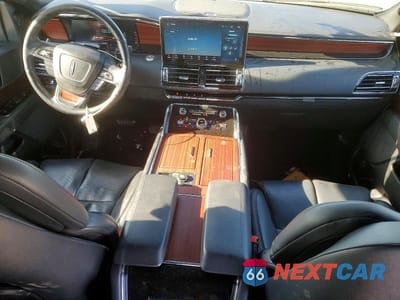 Zdjęcie 8 z 13 samochodu: 2024 LINCOLN NAVIGATOR L VIN:5LMJJ3NG6REL12471 - miniatura