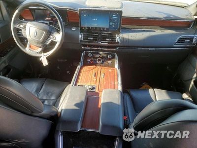 Zdjęcie 8 z 14 samochodu: 2024 LINCOLN NAVIGATOR L VIN:5LMJJ3NG6REL12471 - miniatura