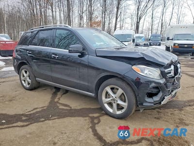 Czwarte zdjęcie samochodu z boku: 2018 MERCEDES-BENZ GLE 350 4MATIC VIN:4JGDA5HB7JB175610 - miniatura