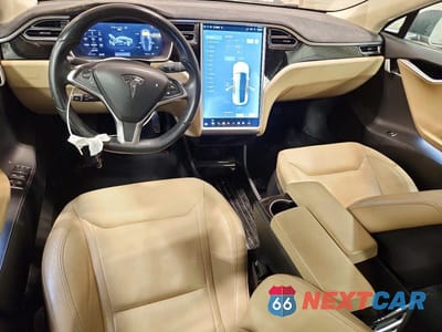 Zdjęcie 8 z 12 samochodu: 2015 TESLA MODEL S VIN:5YJSA1E15FF114115 - miniatura