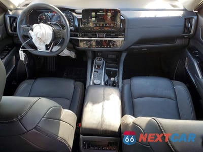 Zdjęcie 8 z 13 samochodu: 2025 NISSAN PATHFINDER SL VIN:5N1DR3CC6SC269146 - miniatura
