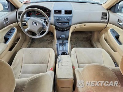 Zdjęcie 8 z 11 samochodu: 2004 HOND ACCORD VIN:1HGCM56354A102072 - miniatura