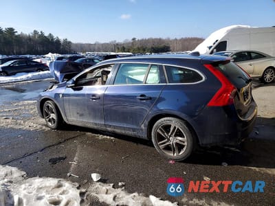 Drugie zdjęcie samochodu z przodu: 2015 VOLVO V60 PREMIER+ VIN:YV140MEC4F1204521 - miniatura